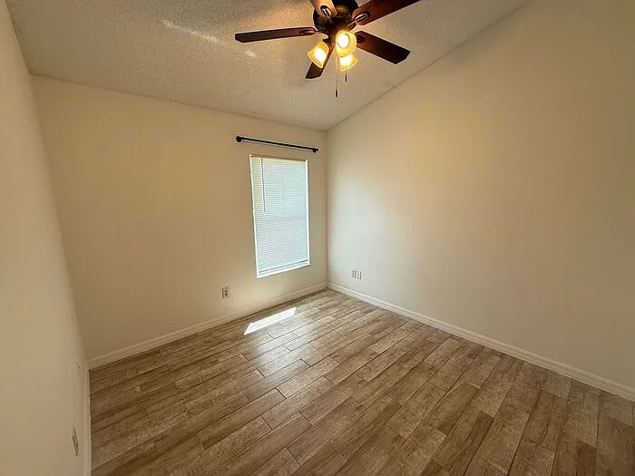 1221 Singleton Cir — Photo 13