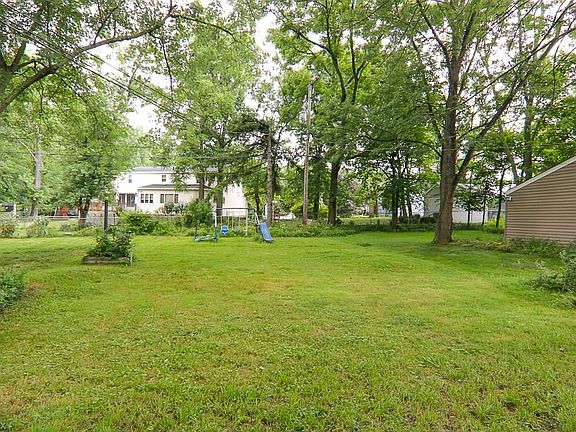 3rd image of 141 Eldred Ave