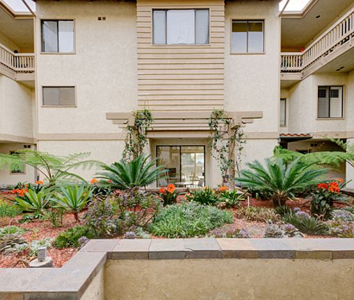 5th image of 1909 Pelham Ave Unit 305