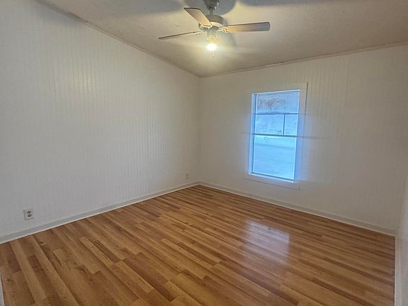 2nd image of 1013 Siam Rd