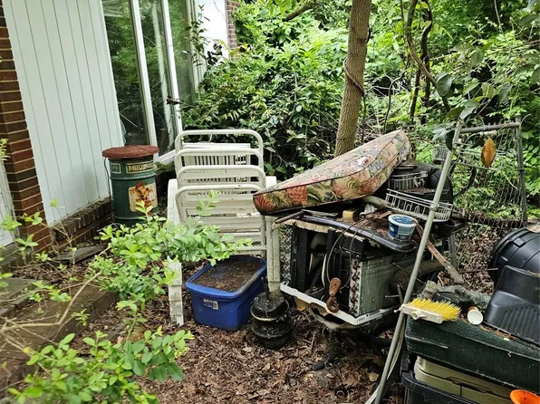 3915 Barlowe Rd, Charlotte, NC 28208