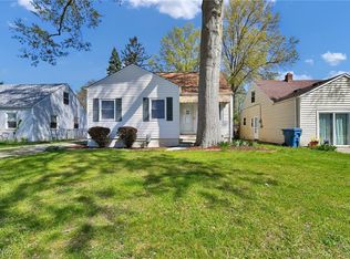 27840 Knickerbocker Rd, Bay Village, OH 44140