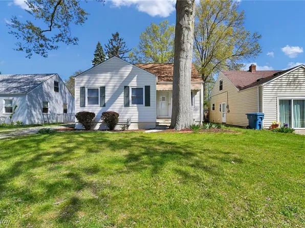 27840 Knickerbocker Rd, Bay Village, OH 44140