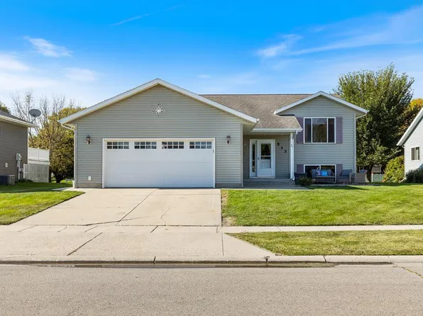 513 Harriett Dr, Marshall, MN 56258