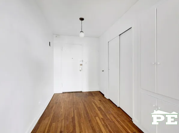 414 Elmwood Avenue image 4 of 26