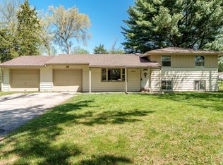 1820 Juniper Ln, Loves Park, IL 61111