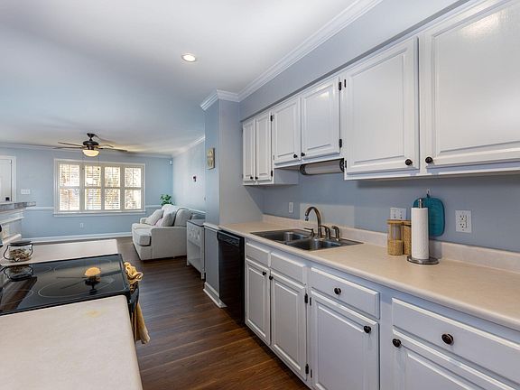 5th image of 1250 Shadowbark Ct