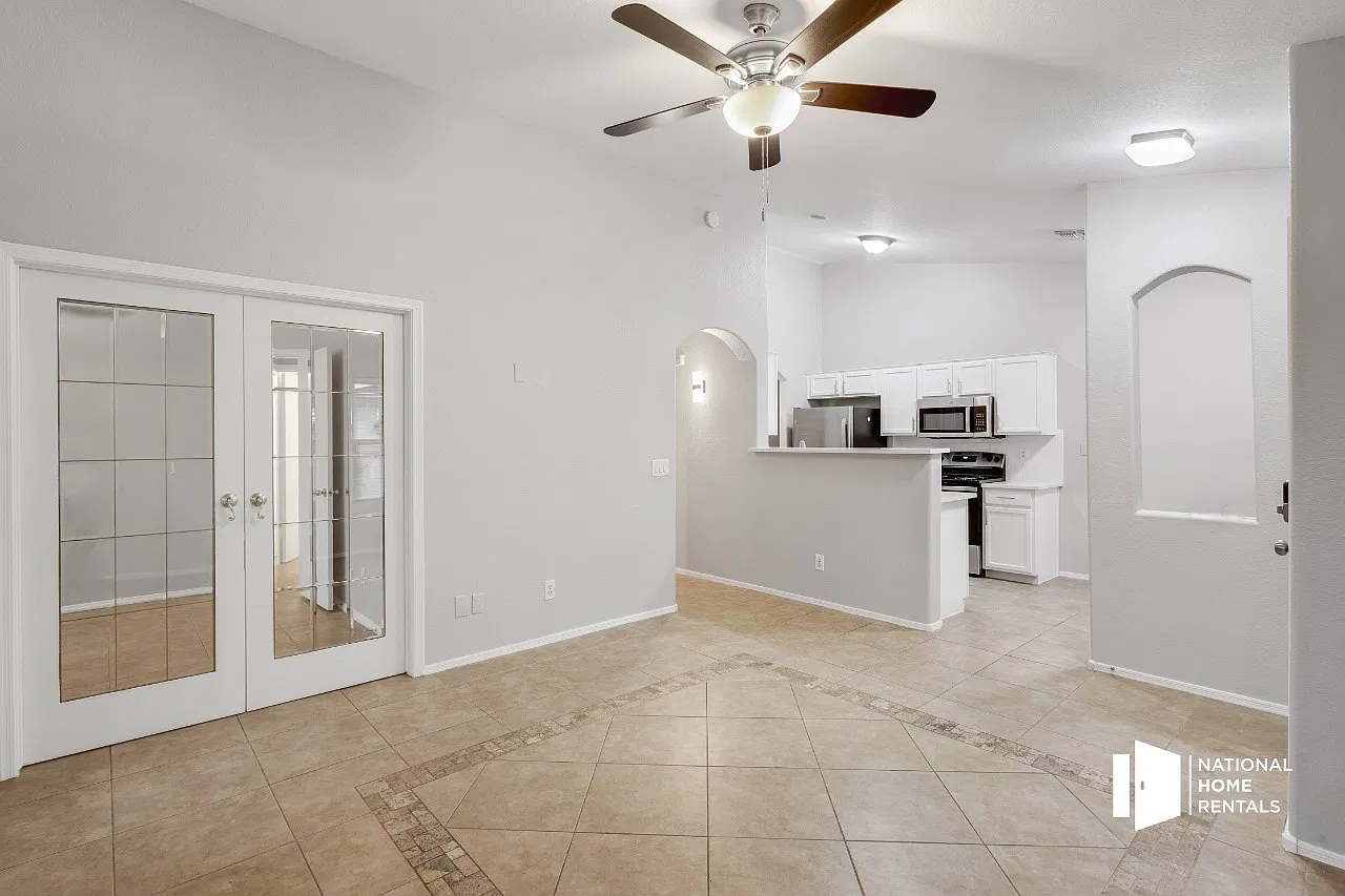 3 bed, 2.0 bath, 1309 sqft, $2,295 — Photo 4