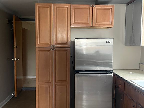5th image of 230-232 Anderson Ave #1A
