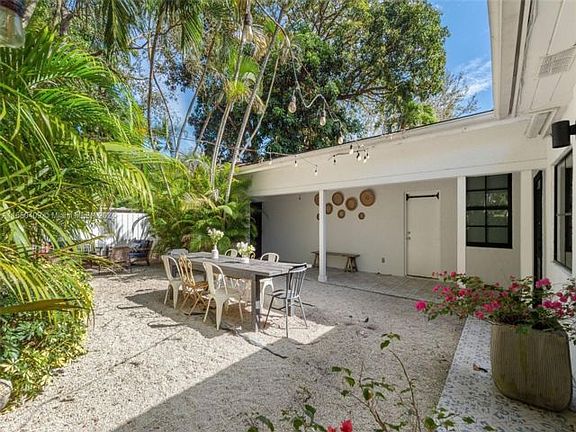 2nd image of 4160 Ventura Ave #0