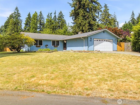2nd image of 501 Penguin Court SE