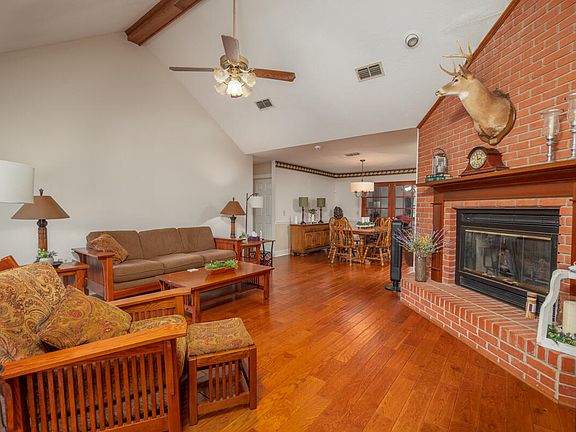 3rd image of 35 Fowler Dr