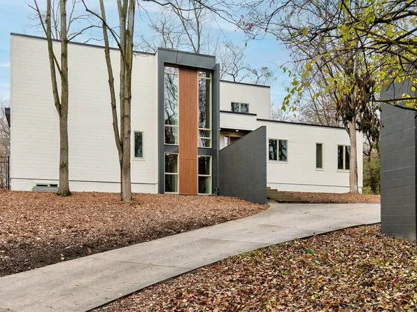 8830 NW 35th St, Ankeny, IA 50023