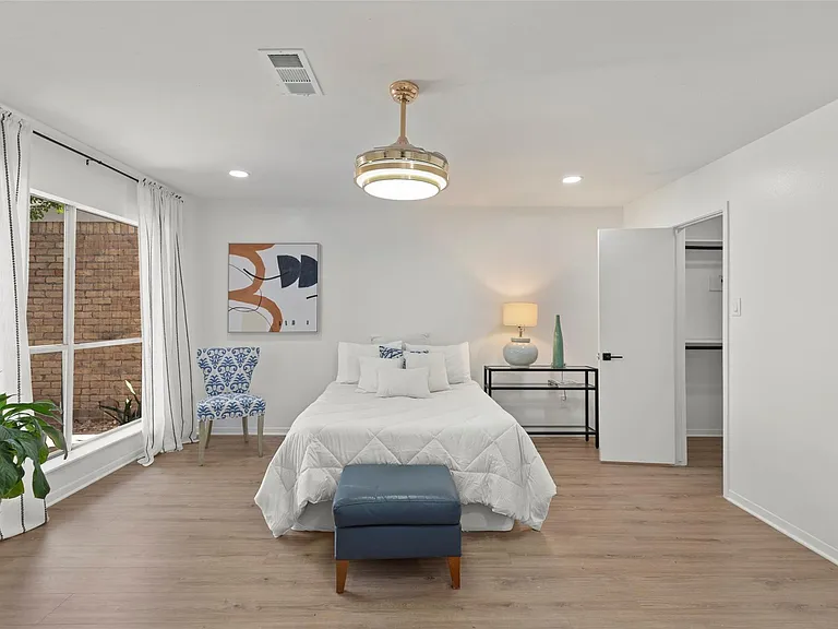 2019 Wilcrest Dr — Photo 10