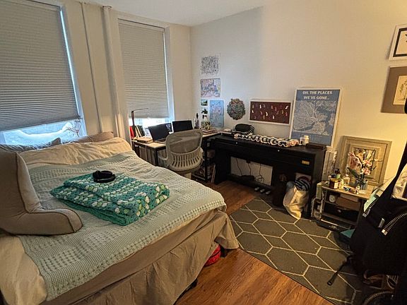 4th image of 220 Hanover St APT 5