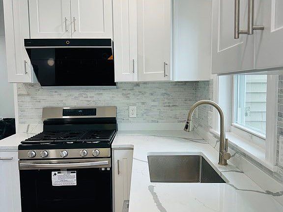 2nd image of 189 Arlington St Unit 1