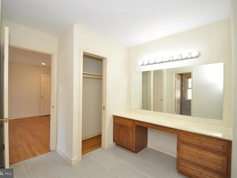 11132 Luxmanor Rd — Photo 14