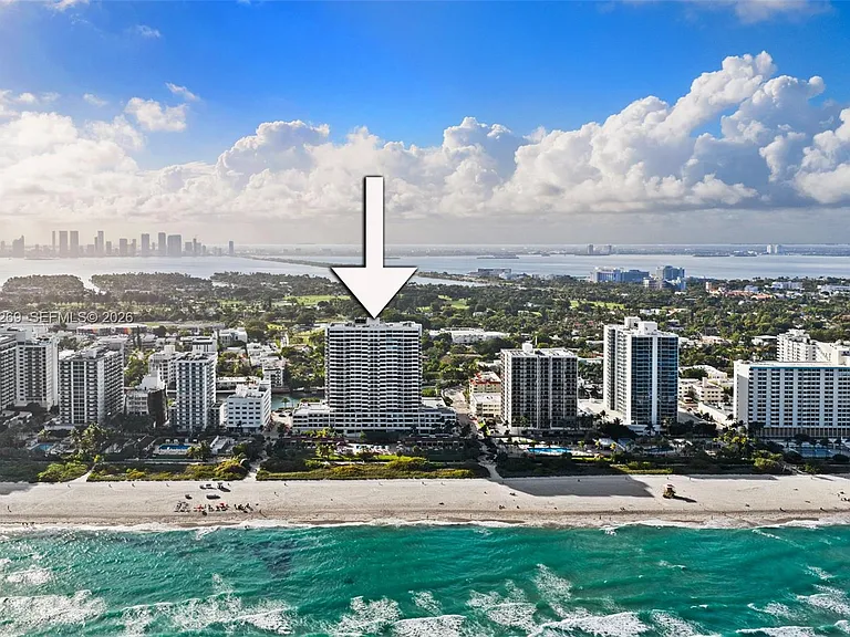 2555 Collins Ave #1002 — Photo 30