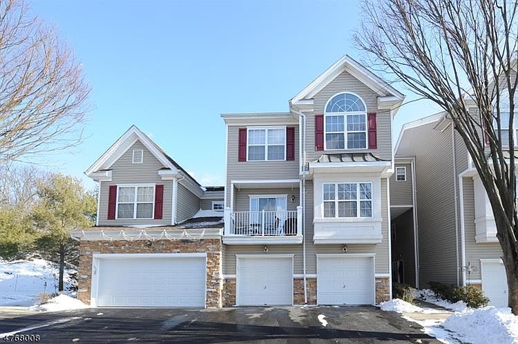 1st image of 153 Vista Ter #15-3