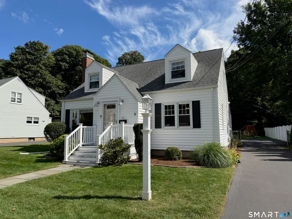 51 Home Place, Branford, CT 06405