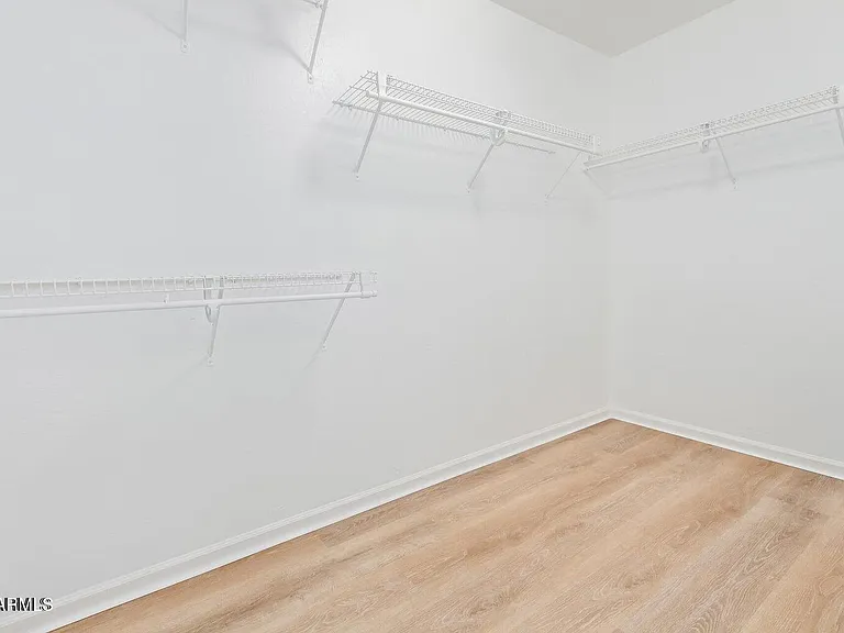 4542 N 111th Dr — Photo 15