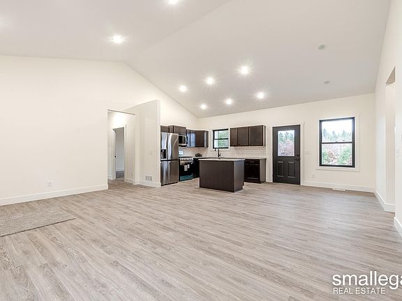 4th image of 525 Ramona St