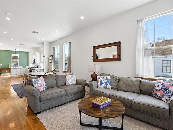 4th image of 3642 Trafalgar St