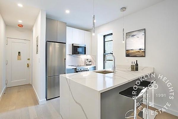 1st image of 19 Wyckoff St APT 10