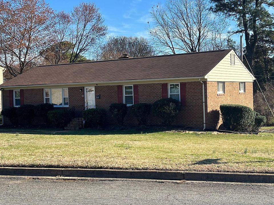 1st image of 209 Celona Dr