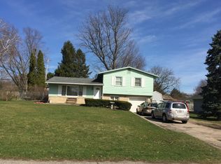 2419 Sunshine Ln, Beloit, WI 53511