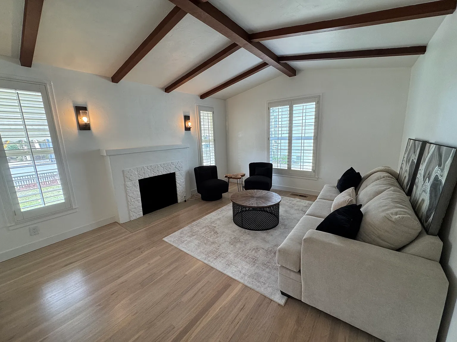 2 bed, 1104 sqft, $4,385 — Photo 2