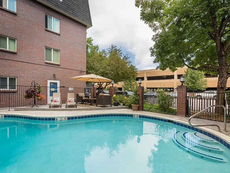Windsong Apartments — Photo 33