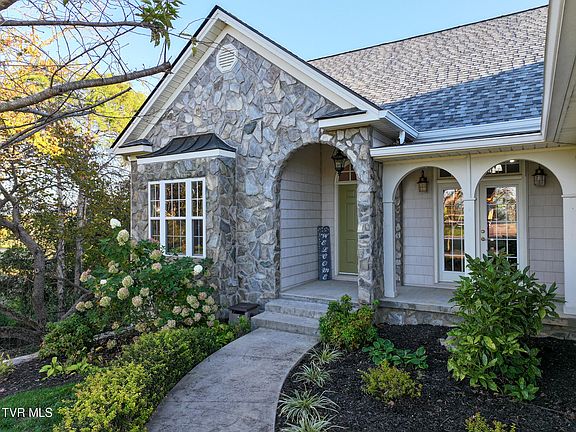 5th image of 290 New Hope Rd