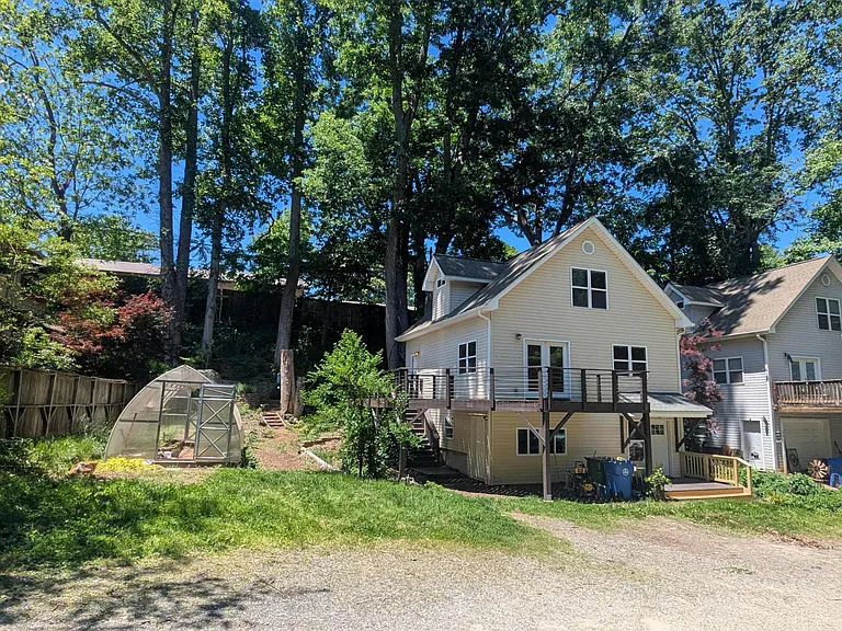 92 Haywood Rd — Photo 29