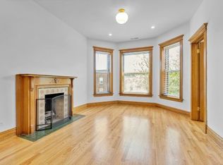 1742 W Addison St #2, Chicago, IL 60613