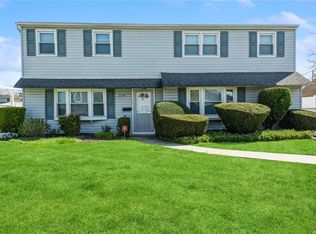 2124 Post St, East Meadow, NY 11554