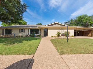 1200 S Ridgeway Dr, Cleburne, TX 76033