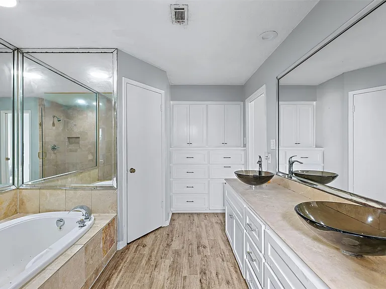 10735 Kitty Brook Dr — Photo 35