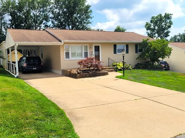 11128 Pine Forest Dr, Saint Louis, MO 63126