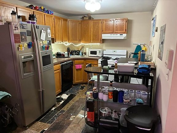 3rd image of 525 Monroe St APT 1F