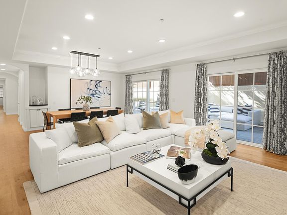 2nd image of 1861 Veteran Ave APT 103
