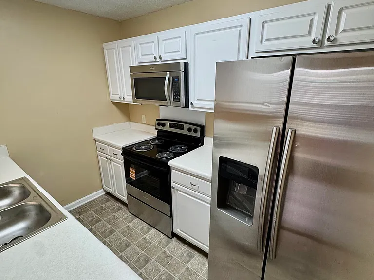 2506 B Bluff View Ct #B — Photo 14