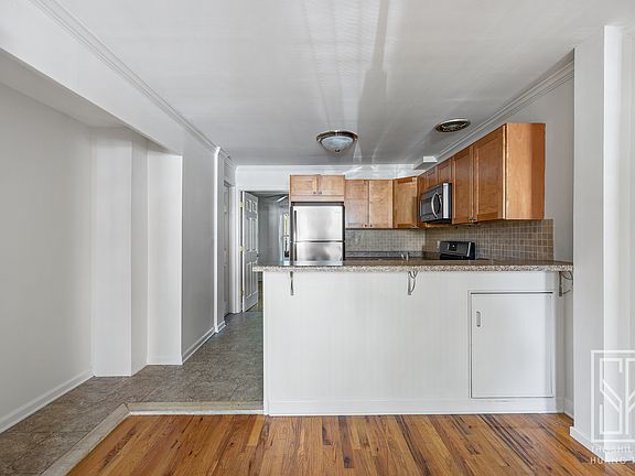 3rd image of 354 10th St