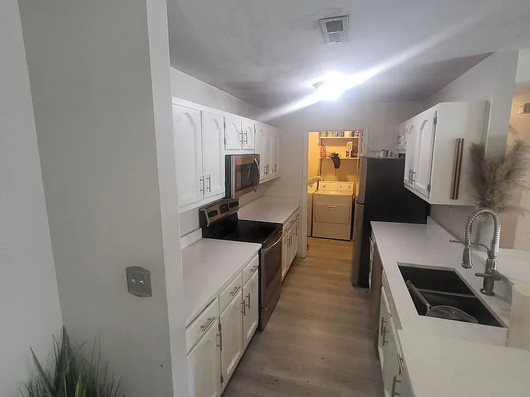 414 Delaware Ave #218 — Photo 5