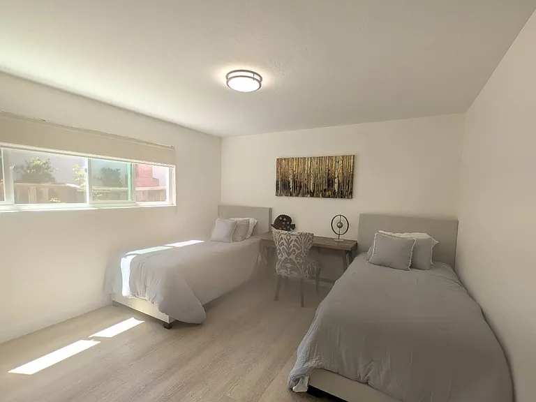 22434 Salem Ave #B — Photo 17