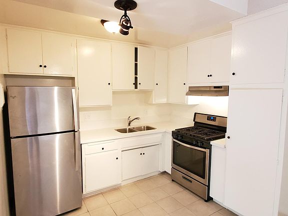 4th image of 1638 Armacost Ave #103