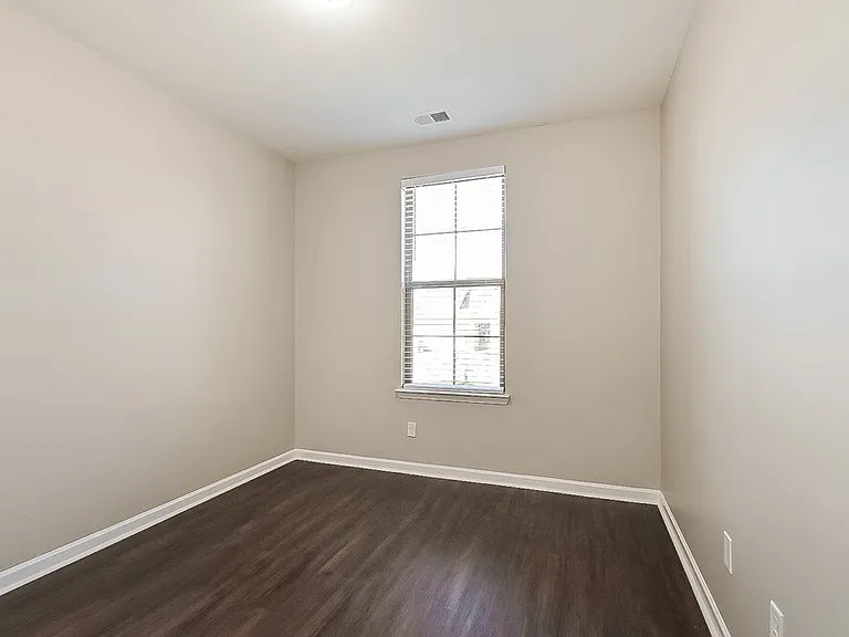 75 Briar Hollow Ln — Photo 13