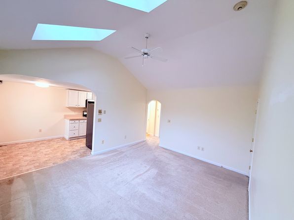 78 Center St APT 2-11