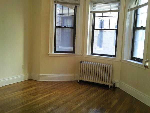 2nd image of 48 Queensberry St