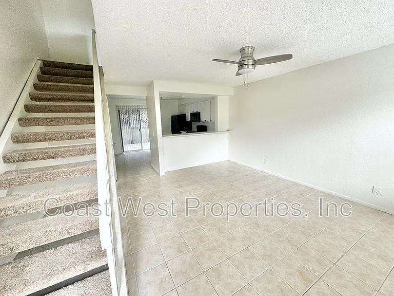 129 Jupiter St E — Photo 7